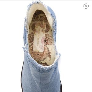 Band of Gypsies Shoes - Band of Gypsies Help Me Bootie Blue / Denim 9 Band of Gypsies Shoes - Band of Gypsies Help Me Bootie Blue / Denim 9